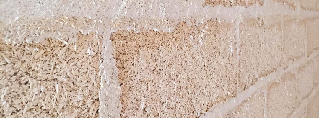 Giunti di malta di allettamento tra i blocchi Biomattone in canapa e calce